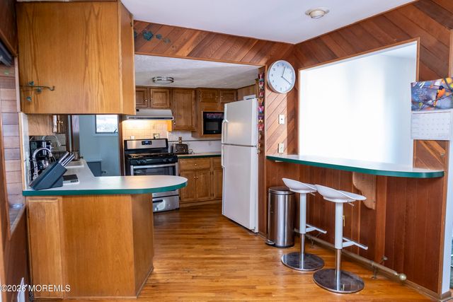 28 Florence Avenue, Leonardo, NJ 07737