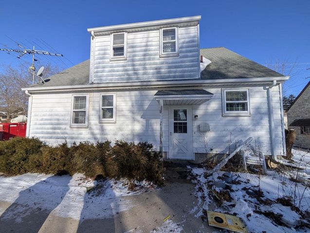 809 Fredonia AVENUE, Fredonia, WI 53021
