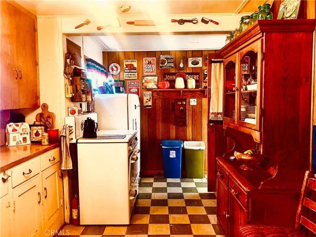 33140 Juniper Lane, Green Valley Lake, CA 92341