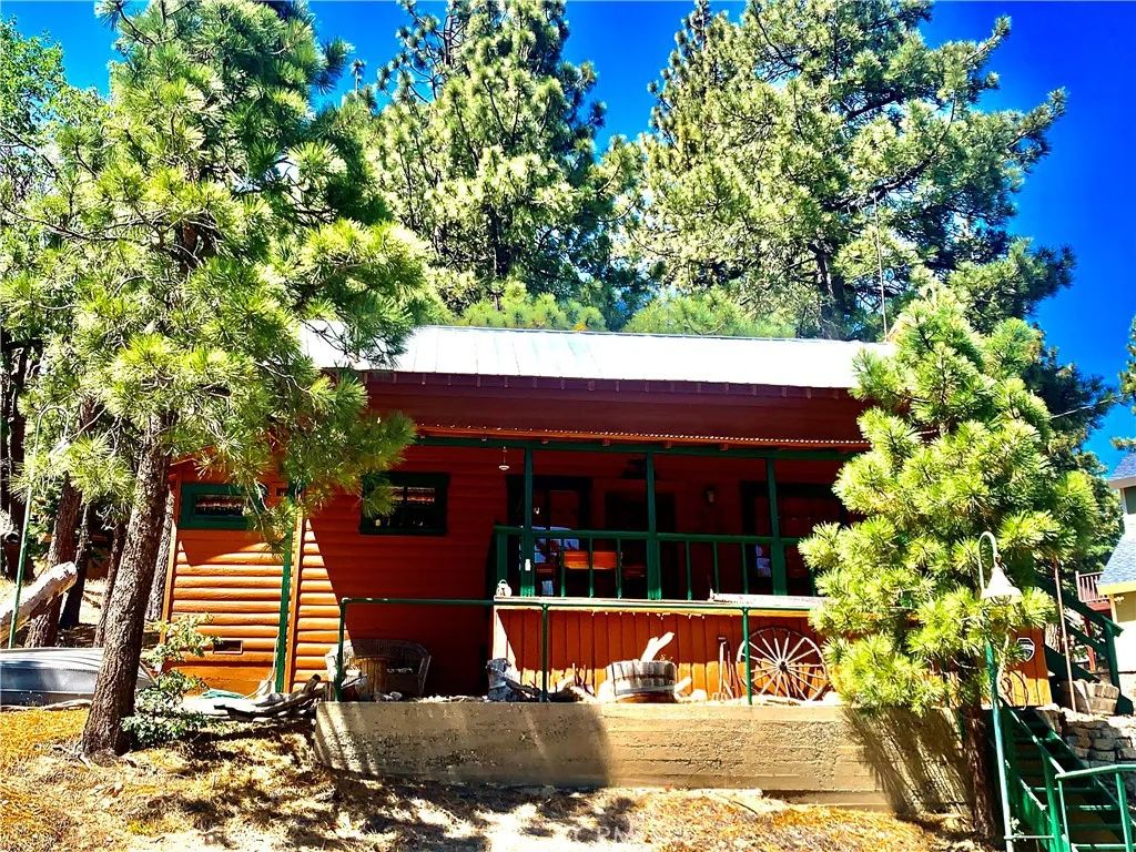 33140 Juniper Lane, Green Valley Lake, CA 92341