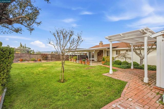 389 389 Mavis Dr, Pleasanton, CA 94566