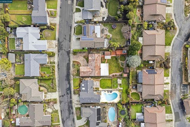 389 389 Mavis Dr, Pleasanton, CA 94566