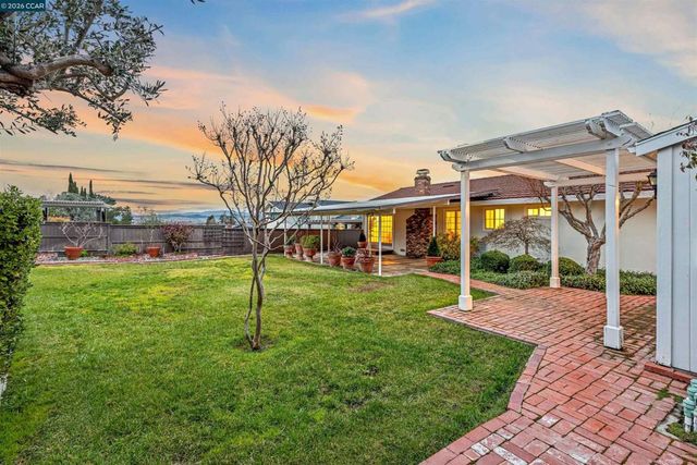 389 389 Mavis Dr, Pleasanton, CA 94566