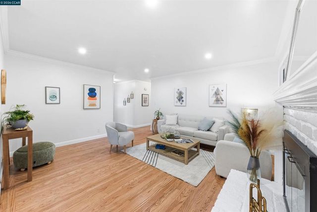 389 389 Mavis Dr, Pleasanton, CA 94566