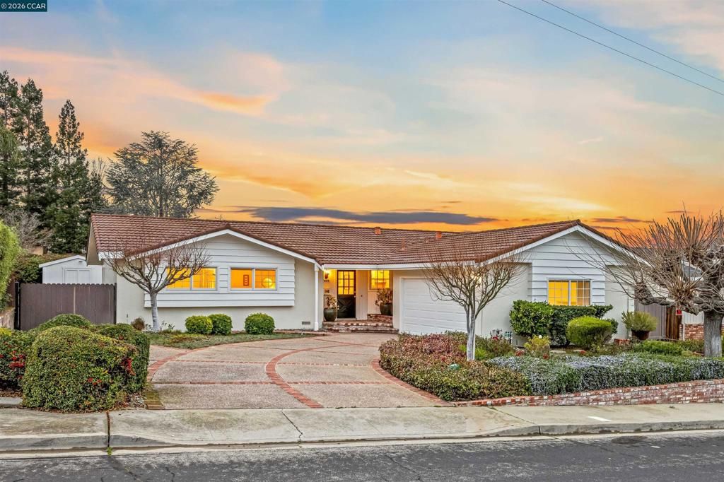 Image 1 of property listing at 389 389 Mavis Dr, Pleasanton, CA 94566