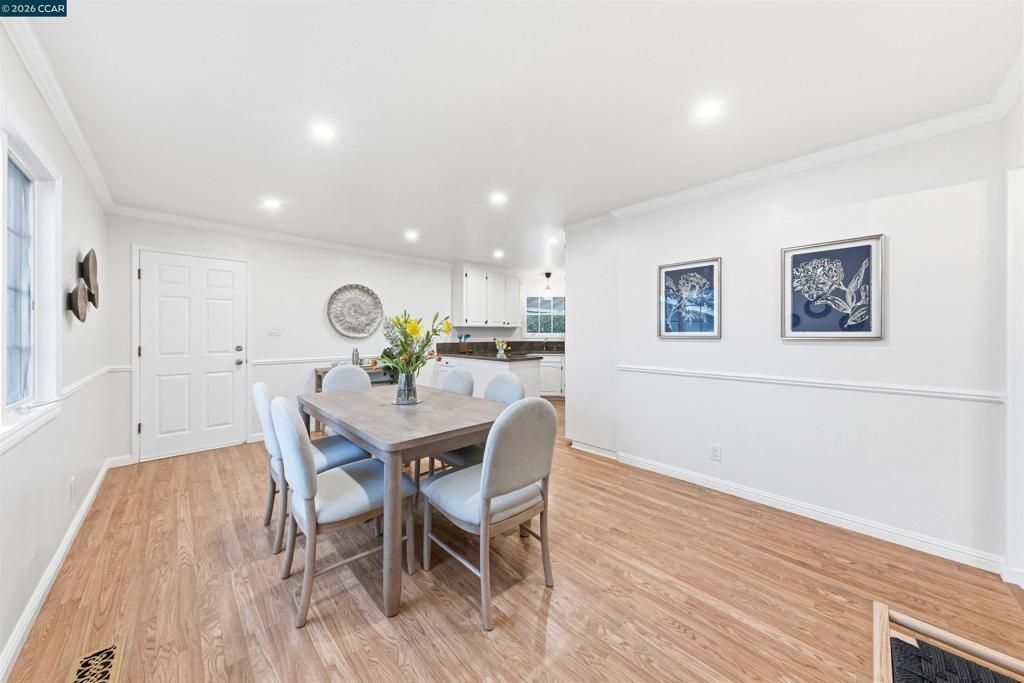 Image 11 of property listing at 389 389 Mavis Dr, Pleasanton, CA 94566