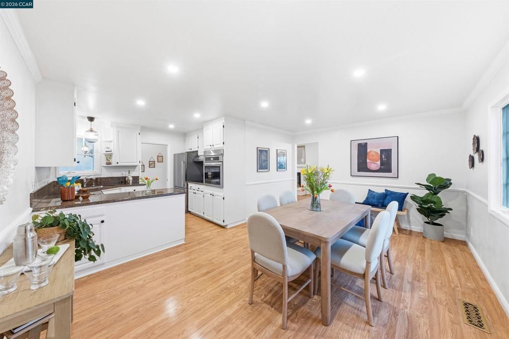 Image 12 of property listing at 389 389 Mavis Dr, Pleasanton, CA 94566