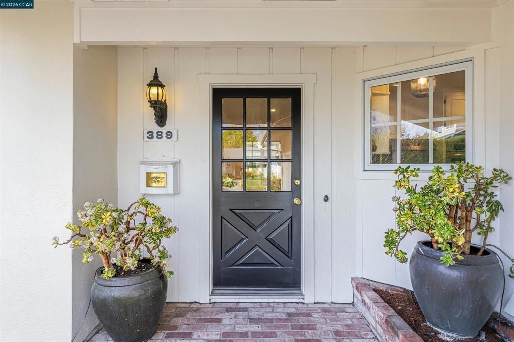 Image 3 of property listing at 389 389 Mavis Dr, Pleasanton, CA 94566