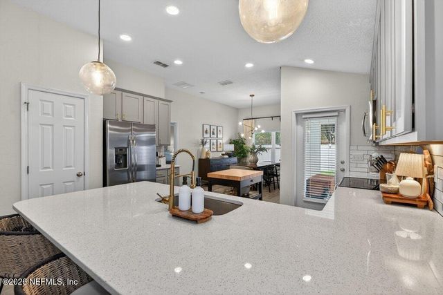 2273 FAIRWAY VILLAS Drive, Jacksonville, FL 32233