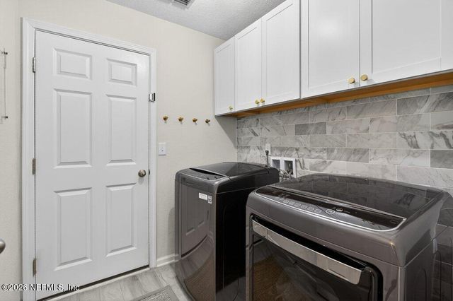 2273 FAIRWAY VILLAS Drive, Jacksonville, FL 32233