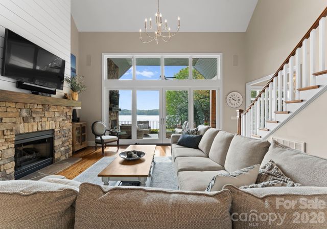 4628 Sierra View Drive, Denver, NC 28037