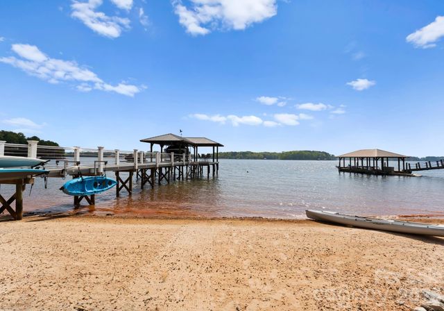 4628 Sierra View Drive, Denver, NC 28037