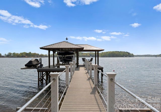 4628 Sierra View Drive, Denver, NC 28037