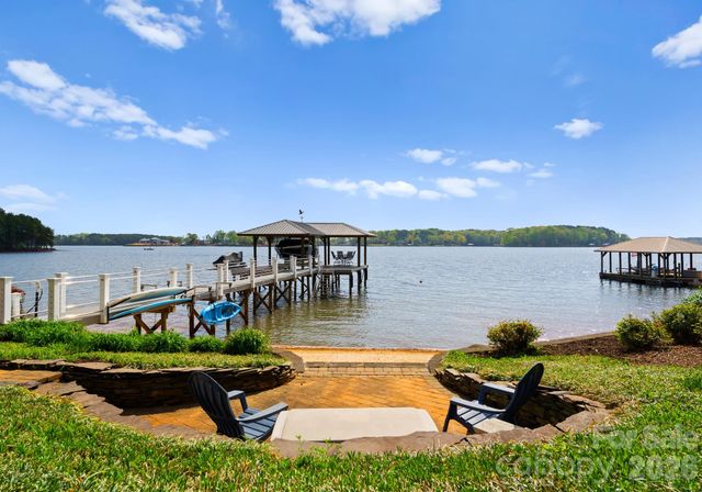 4628 Sierra View Drive, Denver, NC 28037