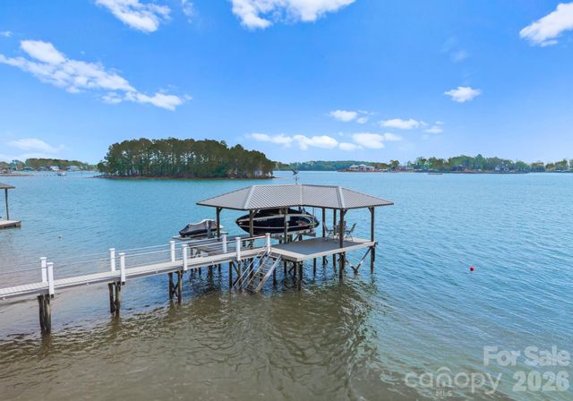 4628 Sierra View Drive, Denver, NC 28037