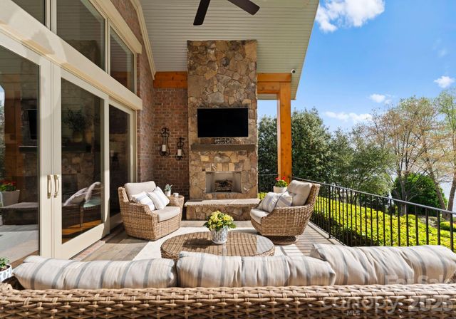 4628 Sierra View Drive, Denver, NC 28037