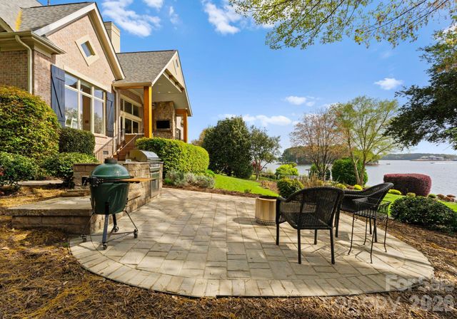 4628 Sierra View Drive, Denver, NC 28037