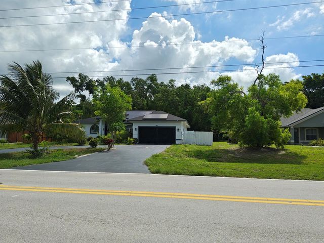 376 SW Tulip Boulevard, Port St. Lucie, FL 34953