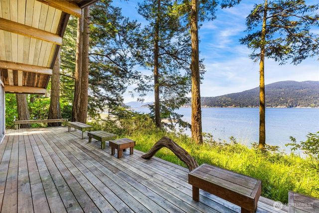 48 Eliza Island, Bellingham, WA 98226