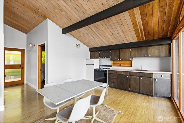 48 Eliza Island, Bellingham, WA 98226