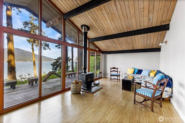 48 Eliza Island, Bellingham, WA 98226