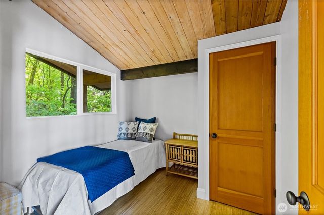 48 Eliza Island, Bellingham, WA 98226