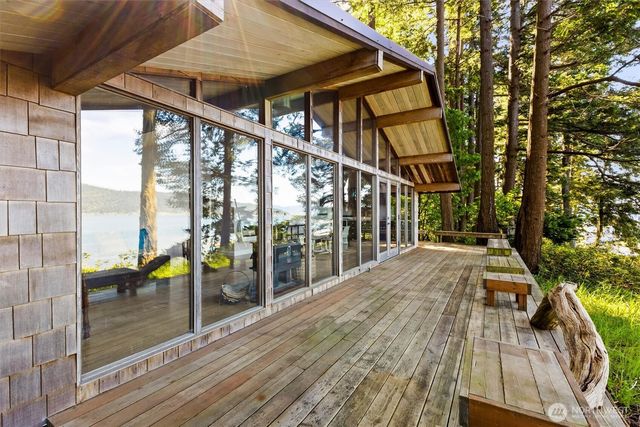 48 Eliza Island, Bellingham, WA 98226