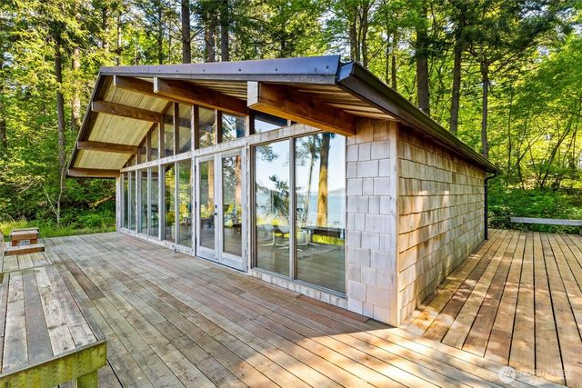 48 Eliza Island, Bellingham, WA 98226