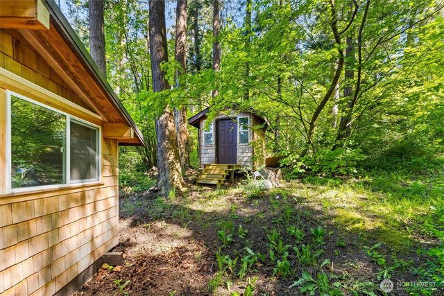 48 Eliza Island, Bellingham, WA 98226