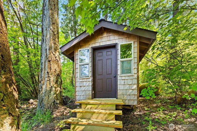 48 Eliza Island, Bellingham, WA 98226