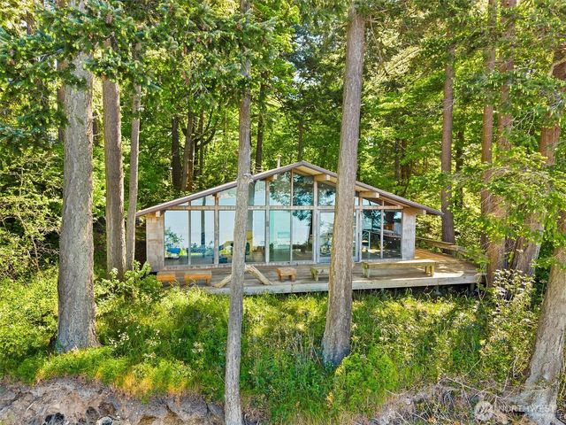 48 Eliza Island, Bellingham, WA 98226