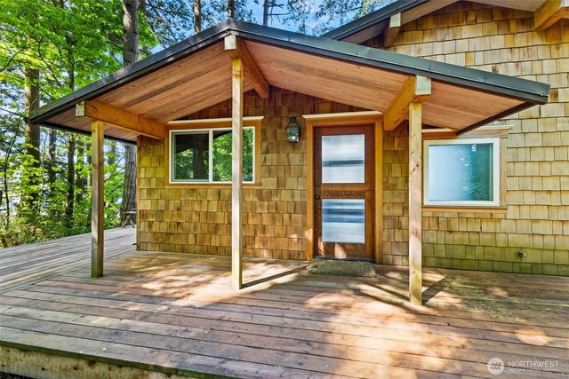 48 Eliza Island, Bellingham, WA 98226