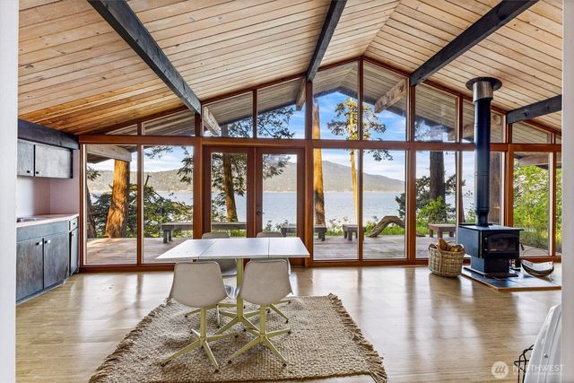 48 Eliza Island, Bellingham, WA 98226