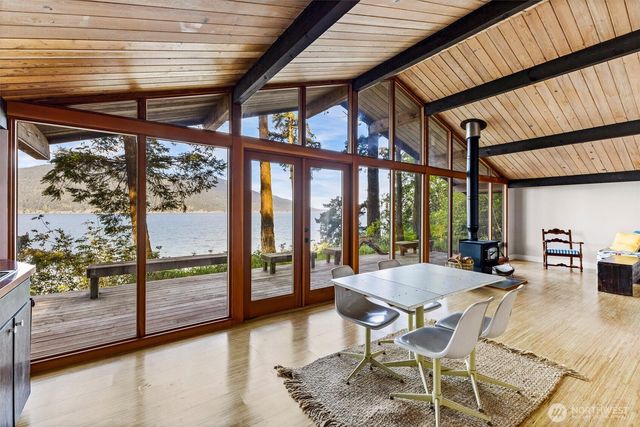48 Eliza Island, Bellingham, WA 98226