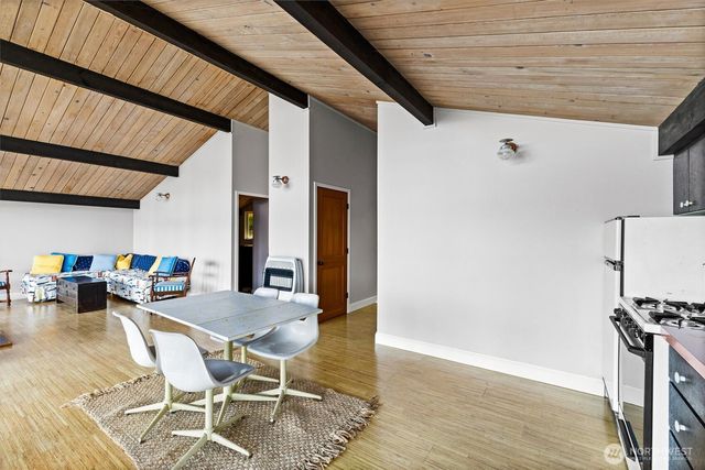 48 Eliza Island, Bellingham, WA 98226