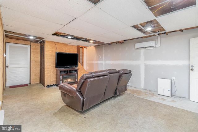 33 MOUNT AIRY RD, New Providence, PA 17560