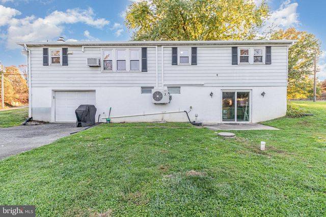 33 MOUNT AIRY RD, New Providence, PA 17560