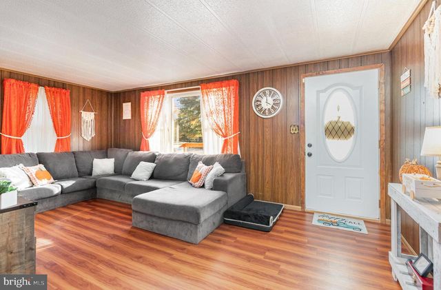 33 MOUNT AIRY RD, New Providence, PA 17560