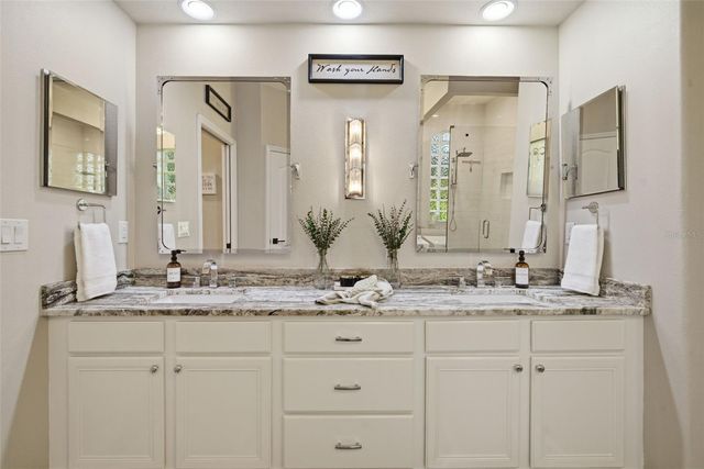 805 HICKORY FORK DRIVE, Seffner, FL 33584
