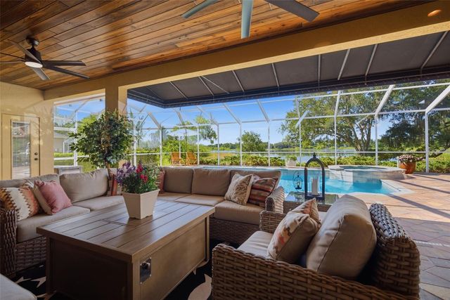 805 HICKORY FORK DRIVE, Seffner, FL 33584