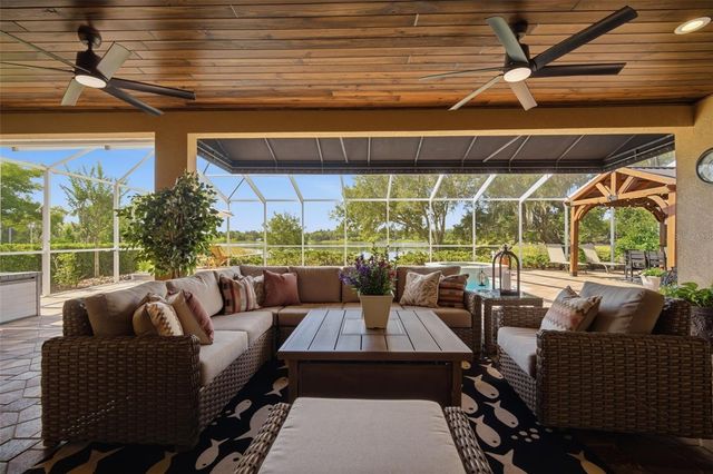 805 HICKORY FORK DRIVE, Seffner, FL 33584