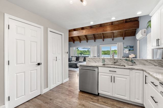 10 Pine Bluff Ave, Merrimac, MA 01860