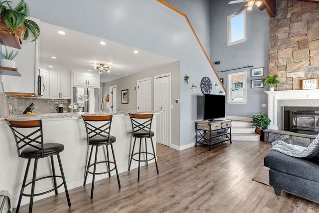 10 Pine Bluff Ave, Merrimac, MA 01860