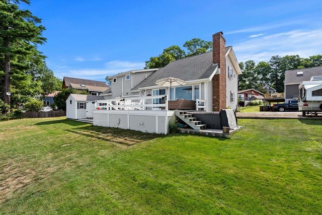 10 Pine Bluff Ave, Merrimac, MA 01860