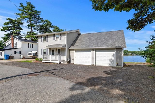 10 Pine Bluff Ave, Merrimac, MA 01860