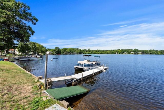 10 Pine Bluff Ave, Merrimac, MA 01860