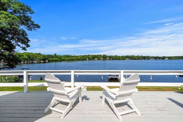 10 Pine Bluff Ave, Merrimac, MA 01860