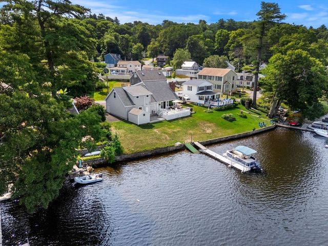 10 Pine Bluff Ave, Merrimac, MA 01860