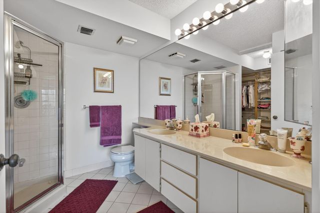 2581 Village Boulevard 401, West Palm Beach, FL 33409