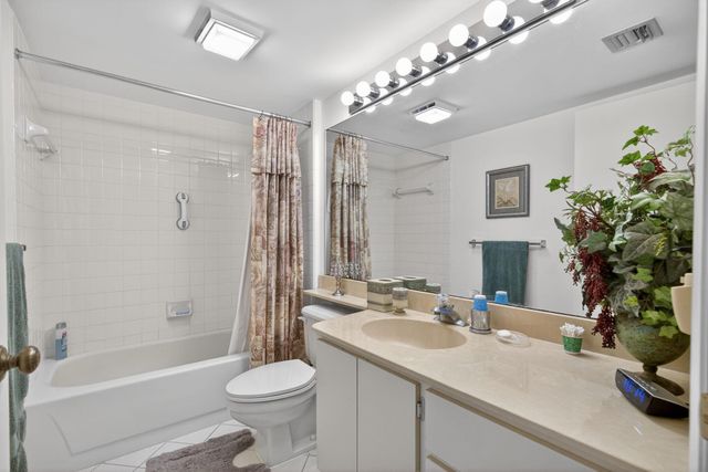 2581 Village Boulevard 401, West Palm Beach, FL 33409